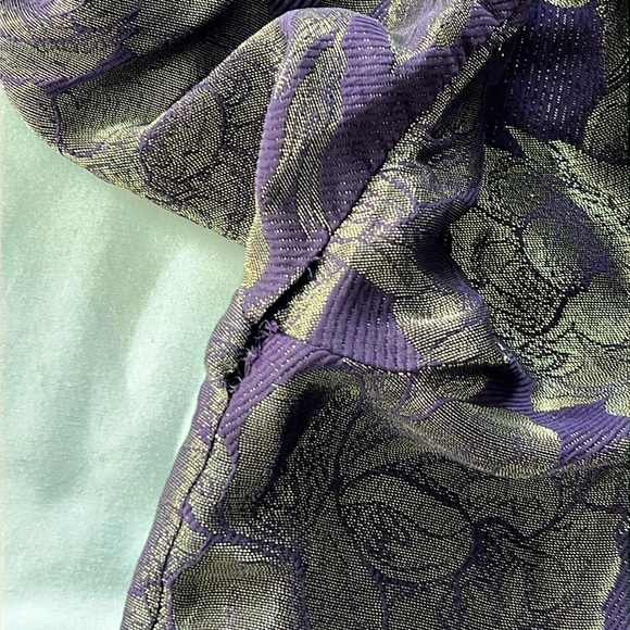Vintage 90s Tahari Silk Blend Purple Blouse with Gold Flowers - Picture 6 of 9